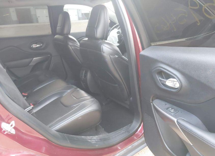 Photo 8 of 2019 Jeep Cherokee LATITUDE PLUS FWD (VIN 1C4PJLLB5KD404269)