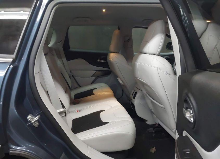 Photo 8 of 2020 Jeep Cherokee LATITUDE PLUS FWD (VIN 1C4PJLLB5LD542217)