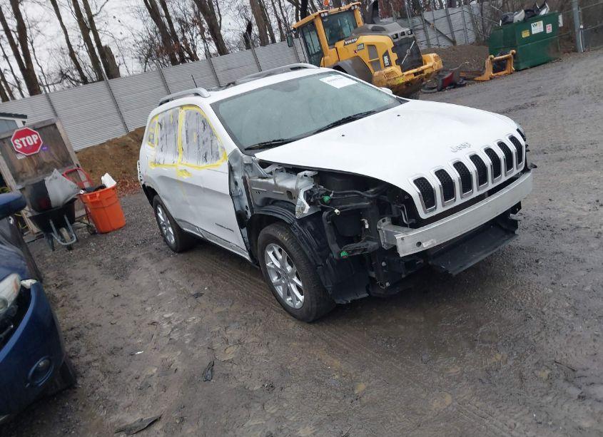 2018 Jeep Cherokee LATITUDE PLUS FWD (VIN 1C4PJLLB6JD584666) main photo
