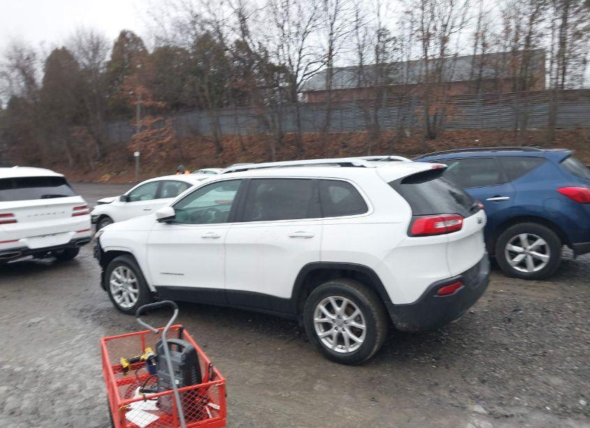 Photo 15 of 2018 Jeep Cherokee LATITUDE PLUS FWD (VIN 1C4PJLLB6JD584666)