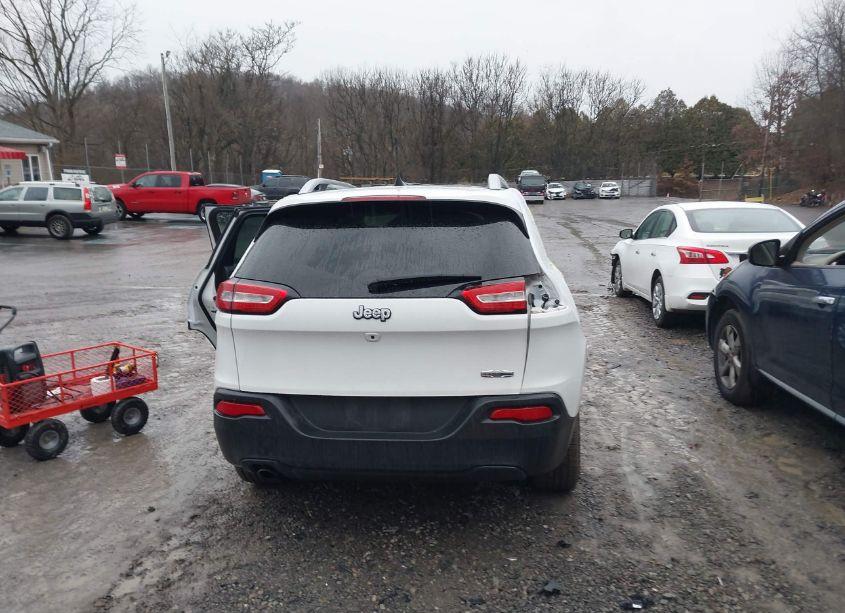 Photo 17 of 2018 Jeep Cherokee LATITUDE PLUS FWD (VIN 1C4PJLLB6JD584666)