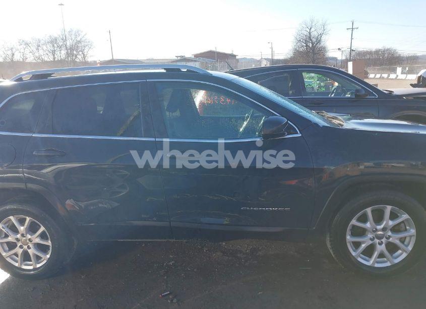 Photo 13 of 2018 Jeep Cherokee LATITUDE PLUS FWD (VIN 1C4PJLLB6JD611879)