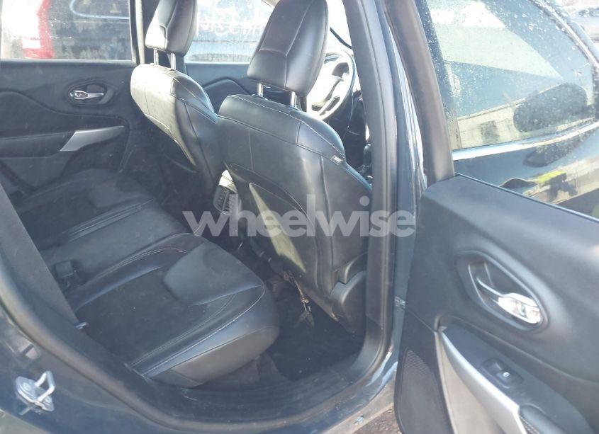 Photo 8 of 2018 Jeep Cherokee LATITUDE PLUS FWD (VIN 1C4PJLLB6JD611879)