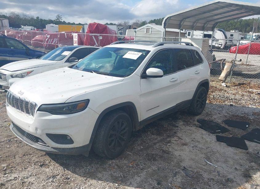 Photo 2 of 2019 Jeep Cherokee LATITUDE PLUS FWD (VIN 1C4PJLLB6KD146294)