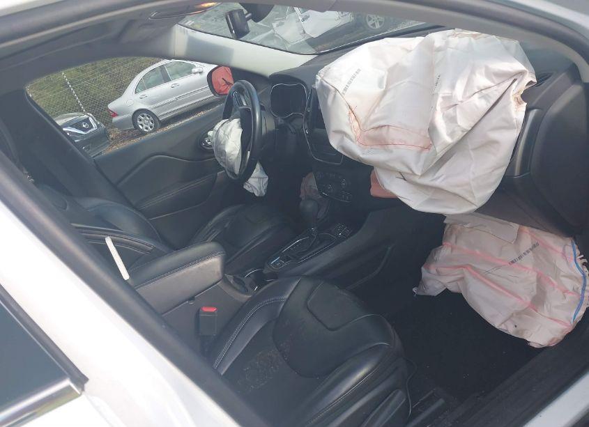 Photo 5 of 2019 Jeep Cherokee LATITUDE PLUS FWD (VIN 1C4PJLLB6KD146294)