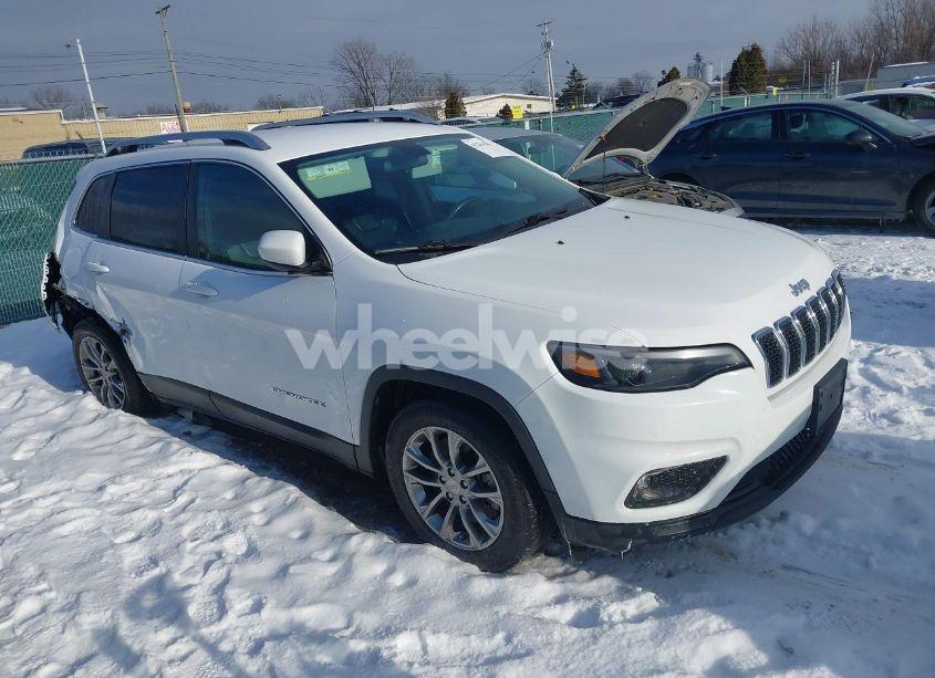 2019 Jeep Cherokee LATITUDE PLUS FWD (VIN 1C4PJLLB6KD154122) main photo