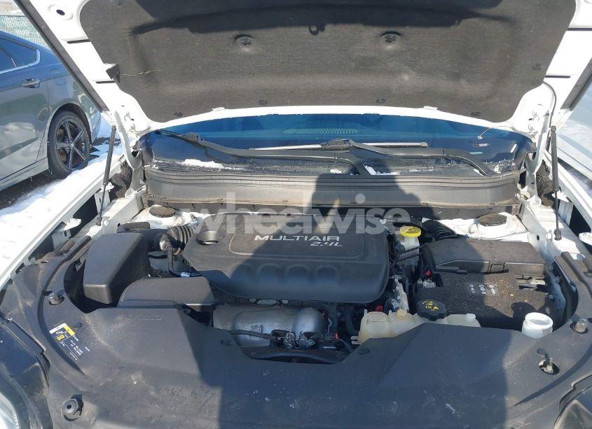 Photo 10 of 2019 Jeep Cherokee LATITUDE PLUS FWD (VIN 1C4PJLLB6KD154122)