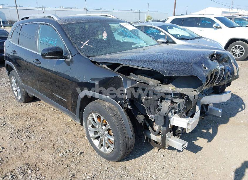 2019 Jeep Cherokee LATITUDE PLUS FWD (VIN 1C4PJLLB6KD184897) main photo