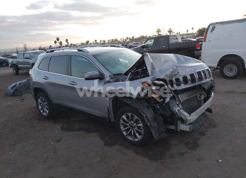 2019 Jeep Cherokee LATITUDE PLUS FWD (VIN 1C4PJLLB6KD186763) main photo