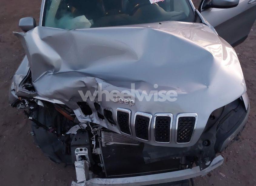 Photo 10 of 2019 Jeep Cherokee LATITUDE PLUS FWD (VIN 1C4PJLLB6KD186763)