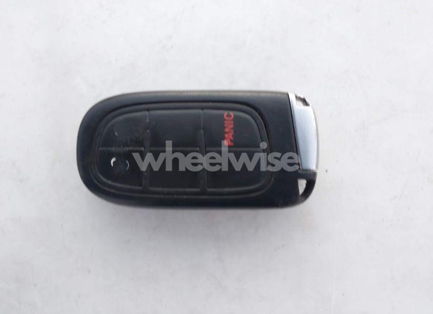 Photo 11 of 2019 Jeep Cherokee LATITUDE PLUS FWD (VIN 1C4PJLLB6KD186763)