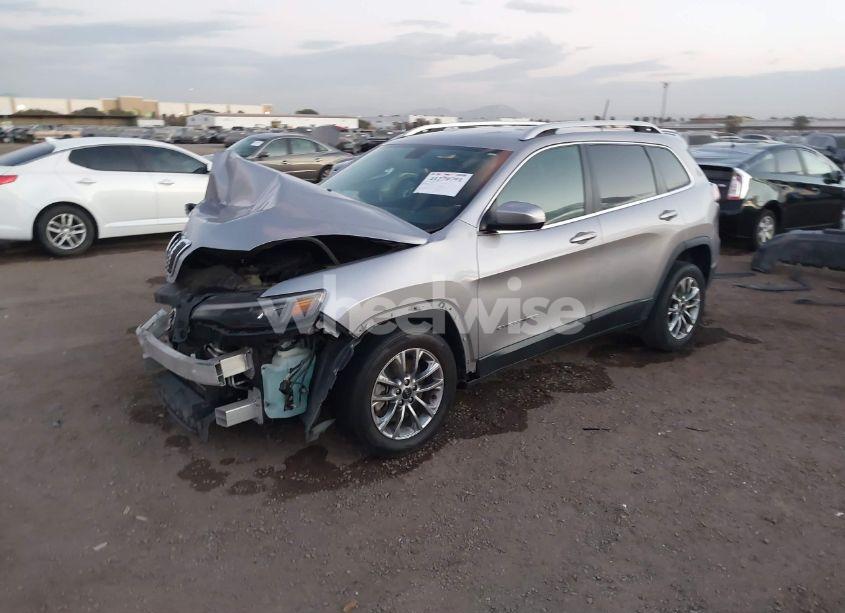 Photo 2 of 2019 Jeep Cherokee LATITUDE PLUS FWD (VIN 1C4PJLLB6KD186763)