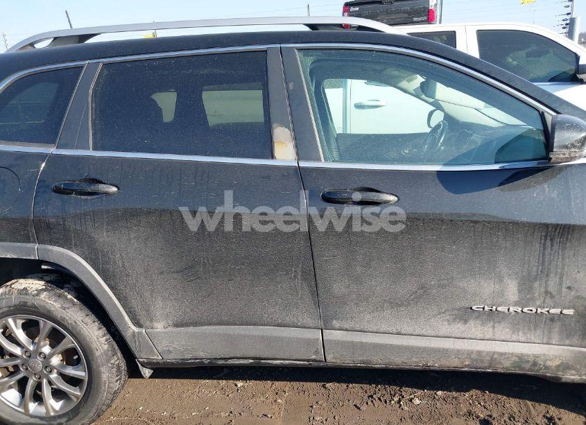 Photo 13 of 2019 Jeep Cherokee LATITUDE PLUS FWD (VIN 1C4PJLLB6KD247268)