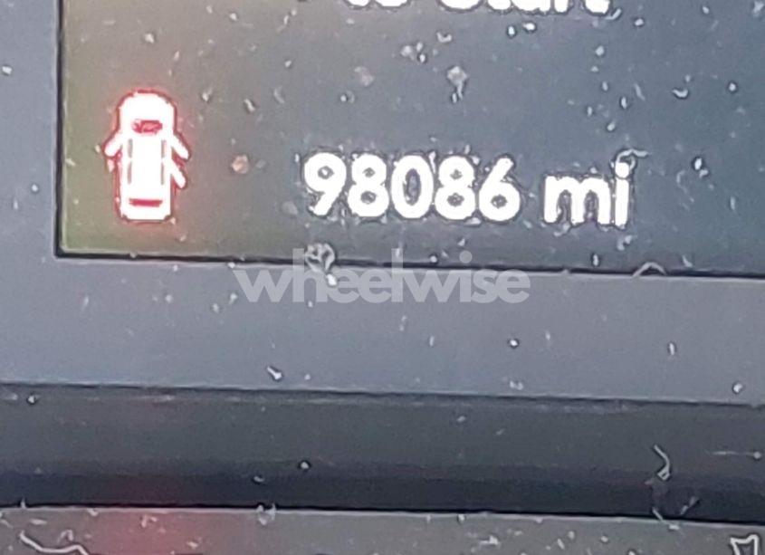 Photo 15 of 2019 Jeep Cherokee LATITUDE PLUS FWD (VIN 1C4PJLLB6KD247268)