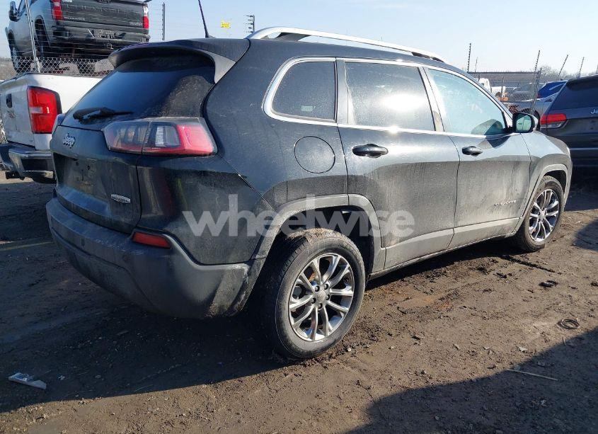 Photo 4 of 2019 Jeep Cherokee LATITUDE PLUS FWD (VIN 1C4PJLLB6KD247268)