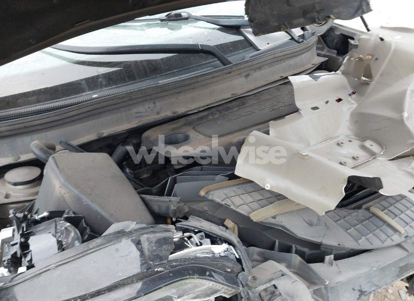 Photo 10 of 2019 Jeep Cherokee LATITUDE PLUS FWD (VIN 1C4PJLLB6KD265799)