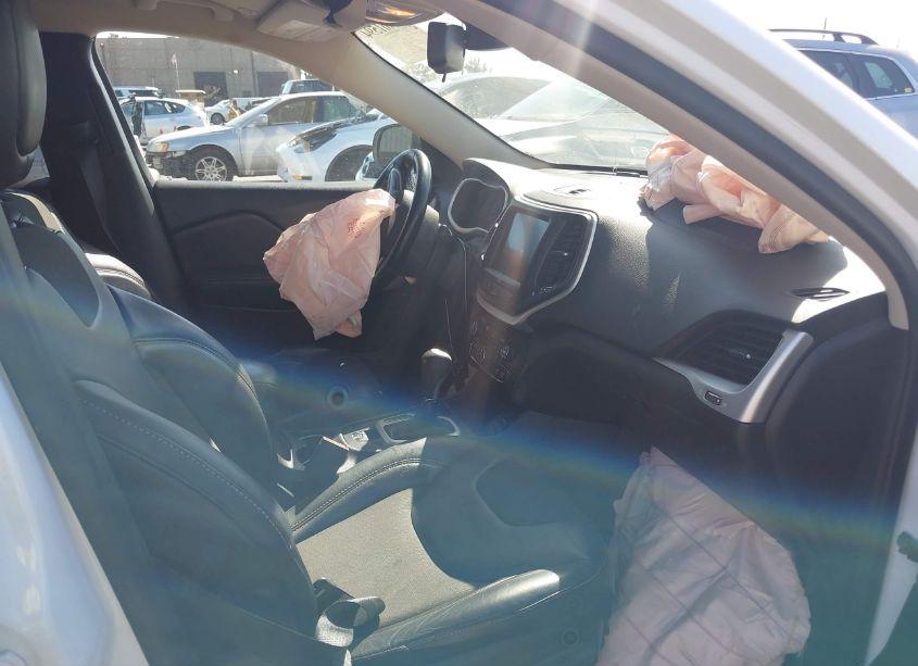 Photo 5 of 2018 Jeep Cherokee LATITUDE PLUS FWD (VIN 1C4PJLLB7JD552972)