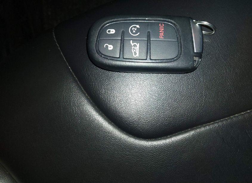 Photo 11 of 2019 Jeep Cherokee LATITUDE PLUS FWD (VIN 1C4PJLLB7KD110209)