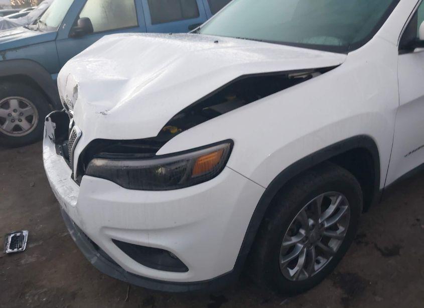 Photo 18 of 2019 Jeep Cherokee LATITUDE PLUS FWD (VIN 1C4PJLLB7KD110209)