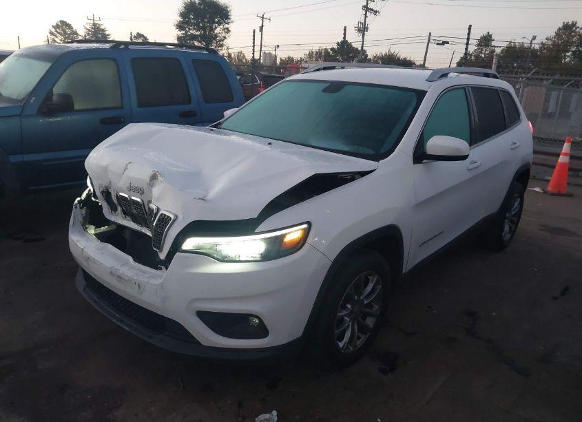 Photo 2 of 2019 Jeep Cherokee LATITUDE PLUS FWD (VIN 1C4PJLLB7KD110209)