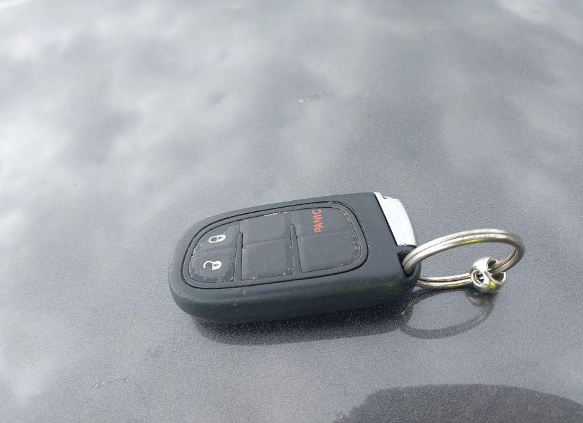 Photo 11 of 2019 Jeep Cherokee LATITUDE PLUS FWD (VIN 1C4PJLLB7KD132730)