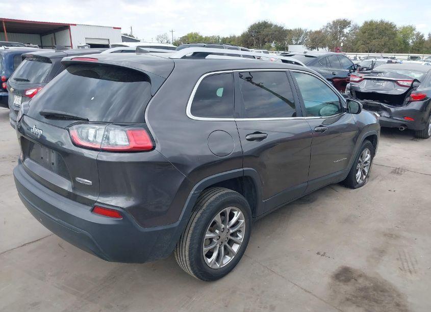 Photo 4 of 2019 Jeep Cherokee LATITUDE PLUS FWD (VIN 1C4PJLLB7KD132730)