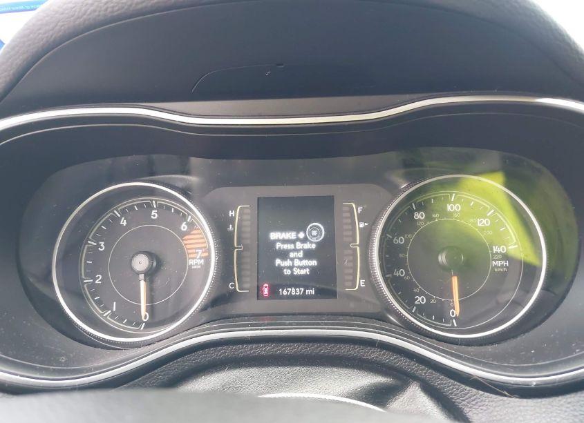 Photo 7 of 2019 Jeep Cherokee LATITUDE PLUS FWD (VIN 1C4PJLLB7KD132730)