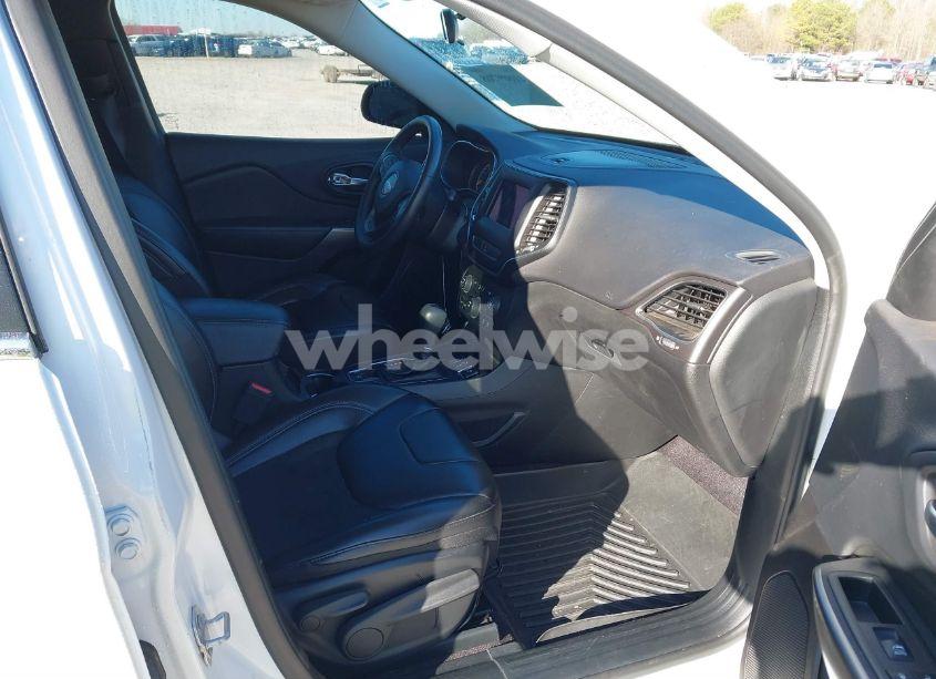 Photo 5 of 2019 Jeep Cherokee LATITUDE PLUS FWD (VIN 1C4PJLLB7KD178350)