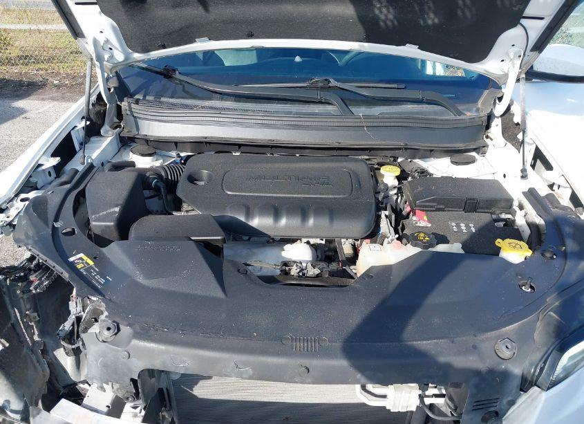 Photo 10 of 2019 Jeep Cherokee LATITUDE PLUS FWD (VIN 1C4PJLLB7KD248445)