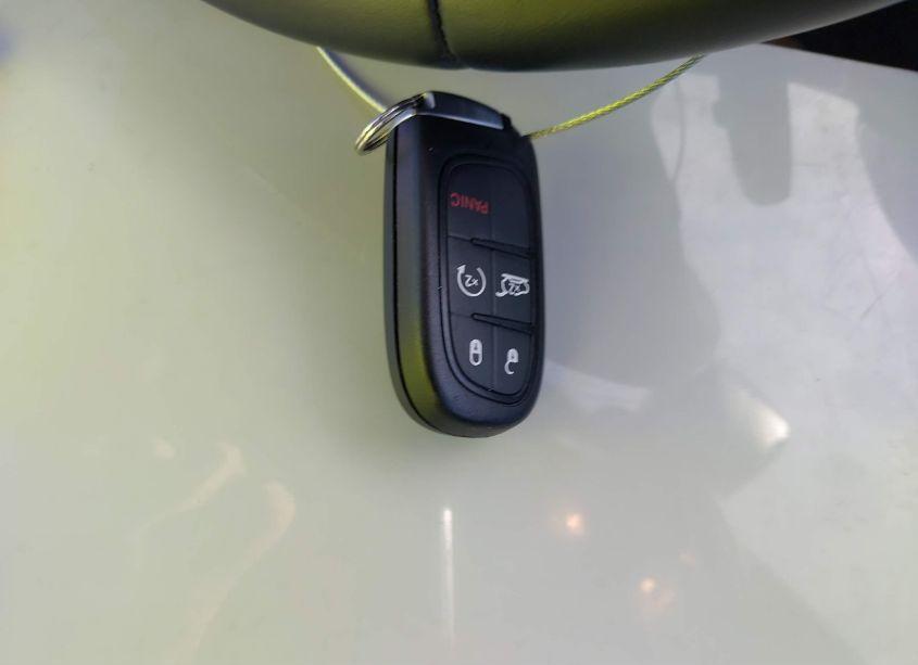 Photo 11 of 2019 Jeep Cherokee LATITUDE PLUS FWD (VIN 1C4PJLLB7KD248445)