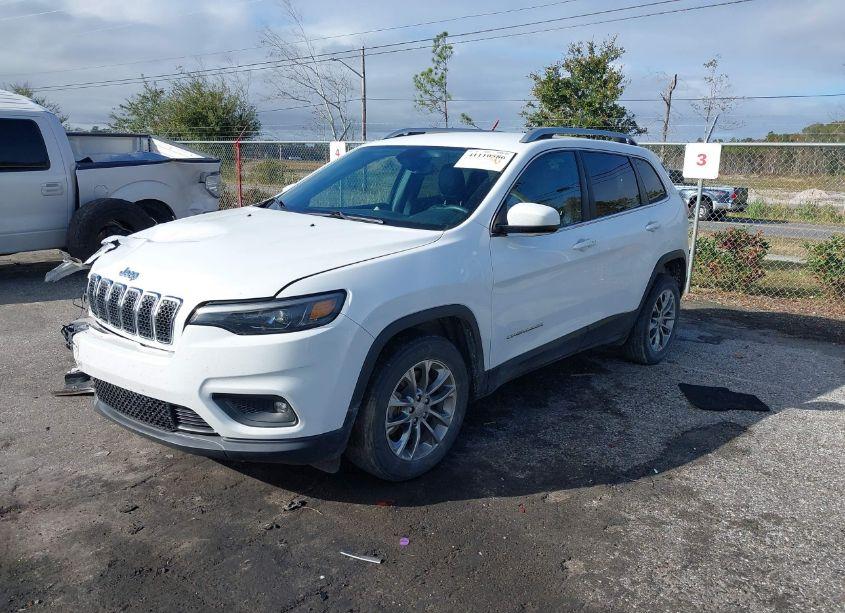 Photo 2 of 2019 Jeep Cherokee LATITUDE PLUS FWD (VIN 1C4PJLLB7KD248445)
