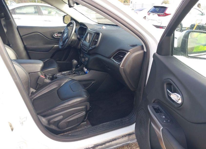 Photo 5 of 2019 Jeep Cherokee LATITUDE PLUS FWD (VIN 1C4PJLLB7KD248445)