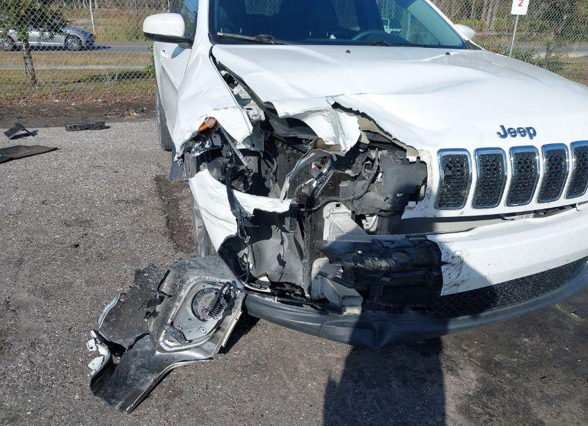 Photo 6 of 2019 Jeep Cherokee LATITUDE PLUS FWD (VIN 1C4PJLLB7KD248445)