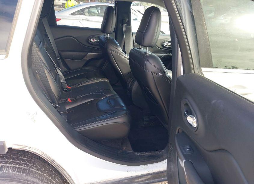 Photo 8 of 2019 Jeep Cherokee LATITUDE PLUS FWD (VIN 1C4PJLLB7KD248445)