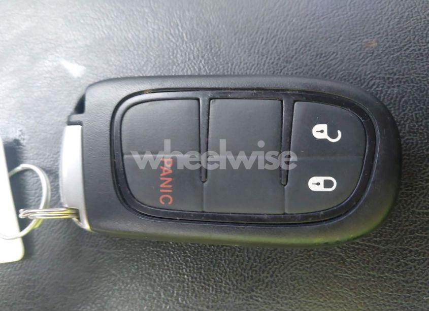 Photo 11 of 2020 Jeep Cherokee LATITUDE PLUS FWD (VIN 1C4PJLLB7LD541635)