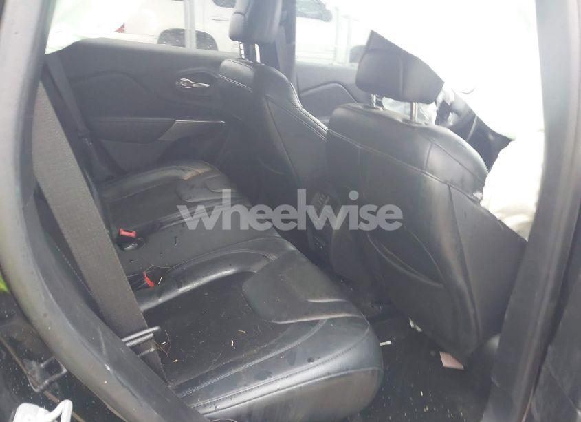 Photo 8 of 2020 Jeep Cherokee LATITUDE PLUS FWD (VIN 1C4PJLLB7LD541635)