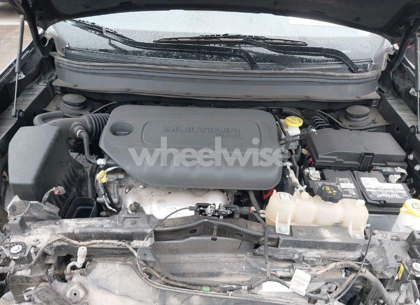 Photo 10 of 2020 Jeep Cherokee LATITUDE PLUS FWD (VIN 1C4PJLLB7LD637670)