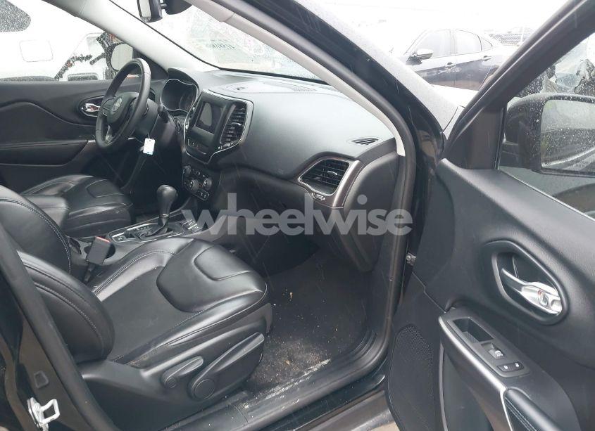 Photo 5 of 2020 Jeep Cherokee LATITUDE PLUS FWD (VIN 1C4PJLLB7LD637670)