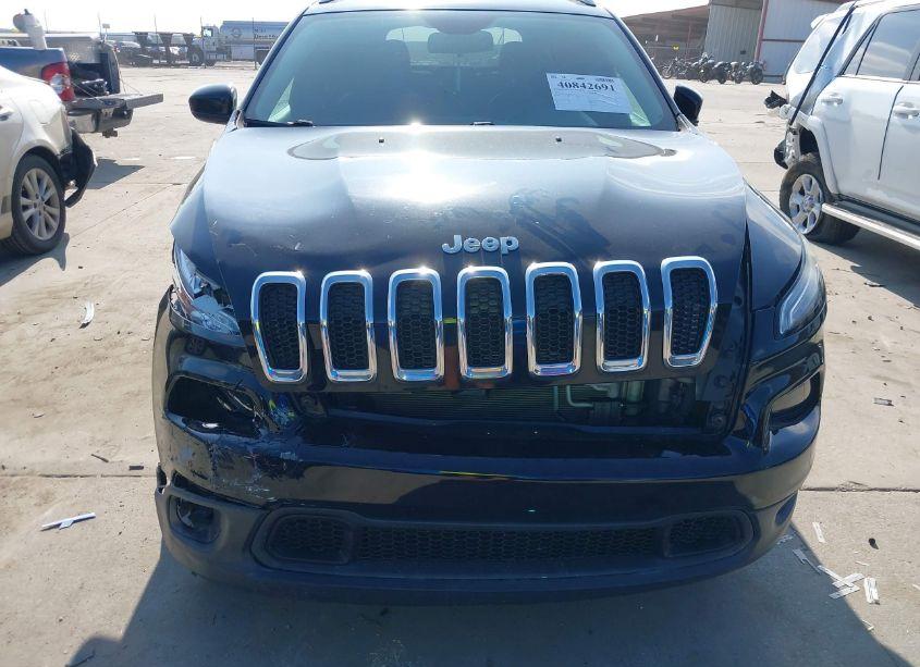 Photo 13 of 2018 Jeep Cherokee LATITUDE PLUS FWD (VIN 1C4PJLLB8JD510794)
