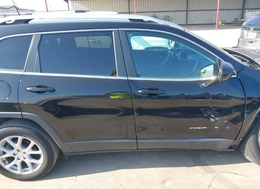 Photo 14 of 2018 Jeep Cherokee LATITUDE PLUS FWD (VIN 1C4PJLLB8JD510794)