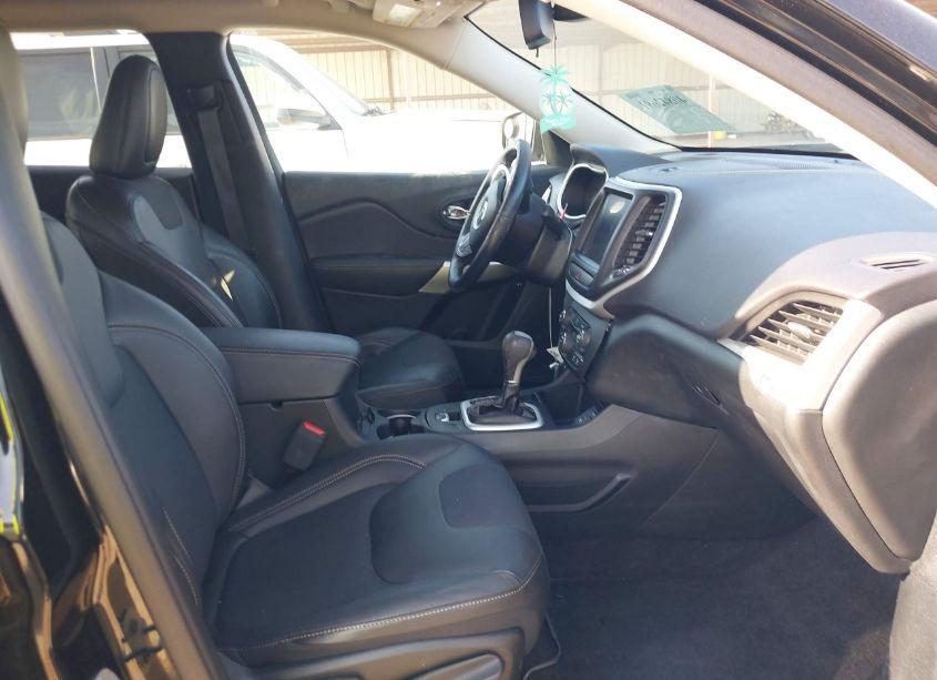 Photo 5 of 2018 Jeep Cherokee LATITUDE PLUS FWD (VIN 1C4PJLLB8JD510794)