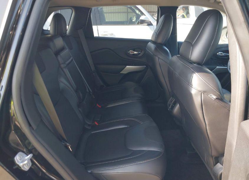 Photo 8 of 2018 Jeep Cherokee LATITUDE PLUS FWD (VIN 1C4PJLLB8JD510794)