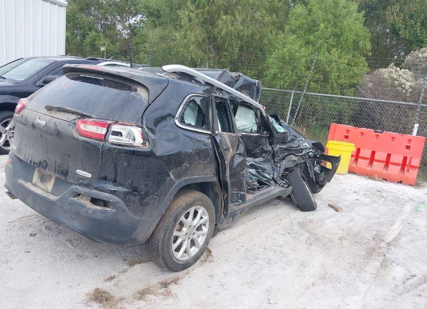 Photo 6 of 2018 Jeep Cherokee LATITUDE PLUS FWD (VIN 1C4PJLLB8JD518524)