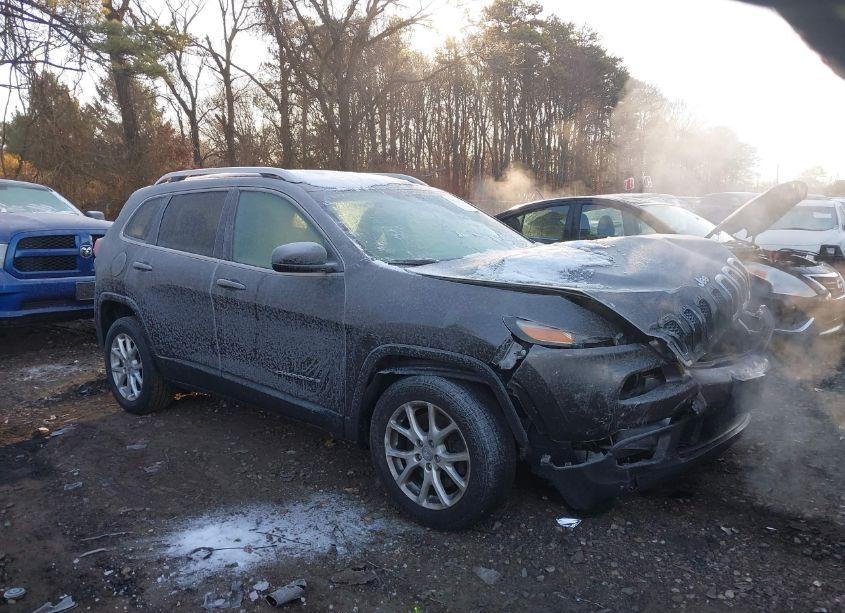 Photo 13 of 2018 Jeep Cherokee LATITUDE PLUS FWD (VIN 1C4PJLLB8JD553726)