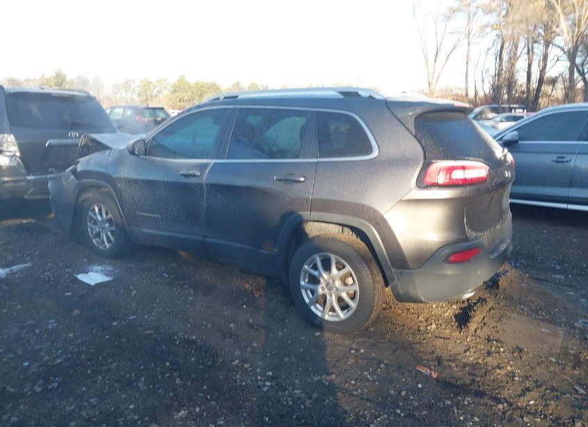 Photo 14 of 2018 Jeep Cherokee LATITUDE PLUS FWD (VIN 1C4PJLLB8JD553726)