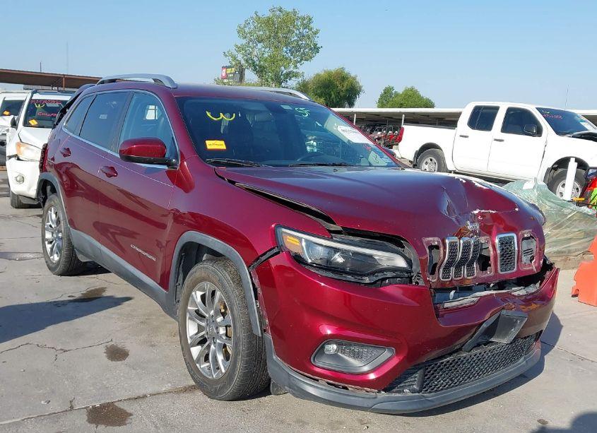2019 Jeep Cherokee LATITUDE PLUS FWD (VIN 1C4PJLLB8KD151755) main photo