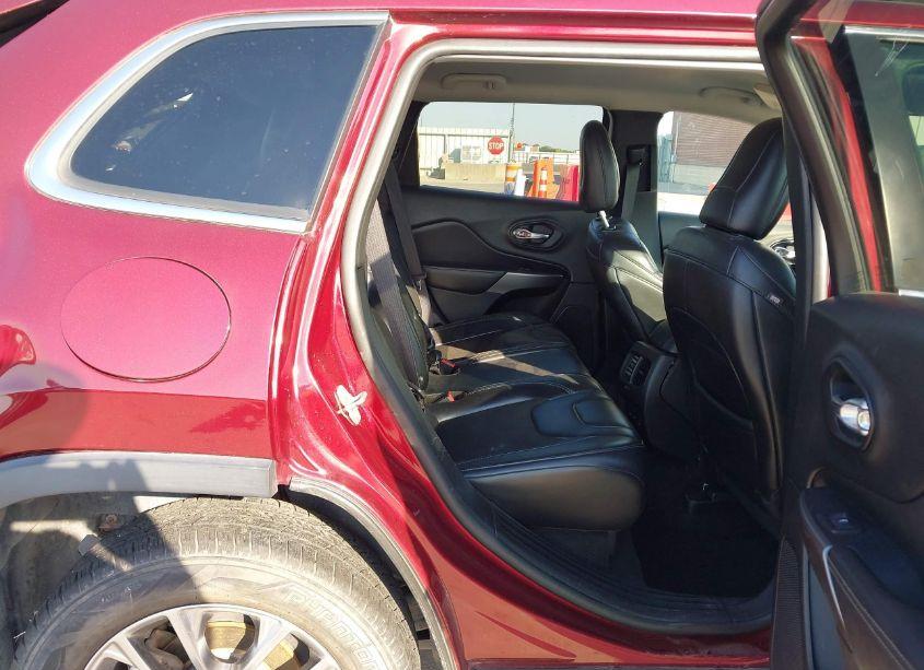 Photo 8 of 2019 Jeep Cherokee LATITUDE PLUS FWD (VIN 1C4PJLLB8KD151755)