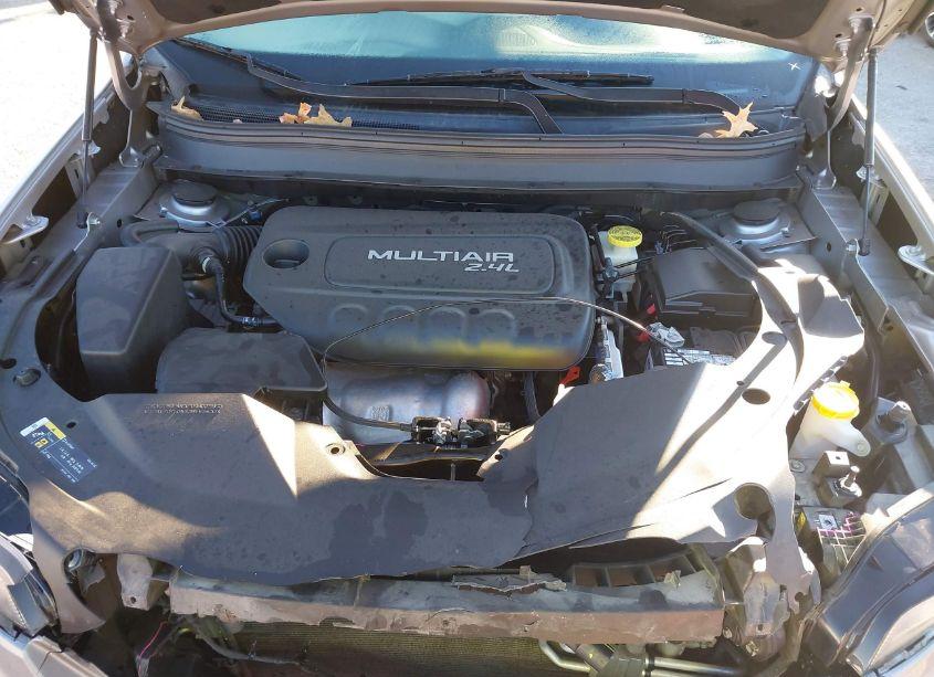 Photo 10 of 2019 Jeep Cherokee LATITUDE PLUS FWD (VIN 1C4PJLLB8KD201988)