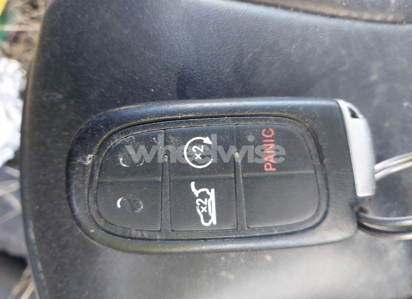 Photo 11 of 2019 Jeep Cherokee LATITUDE PLUS FWD (VIN 1C4PJLLB8KD246932)