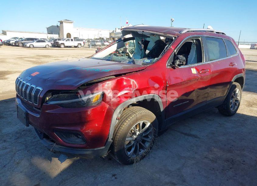 Photo 2 of 2019 Jeep Cherokee LATITUDE PLUS FWD (VIN 1C4PJLLB8KD246932)